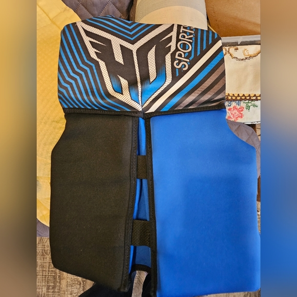 HO Sports youth life jacket 50-90 lbs - Picture 4 of 8